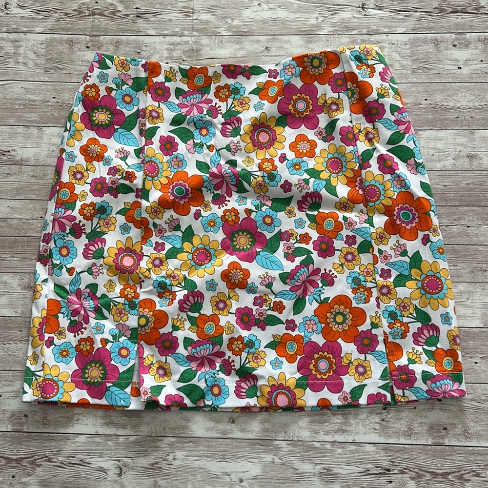 Love on a Hanger Floral Print Split Hem Mini A Line Skirt